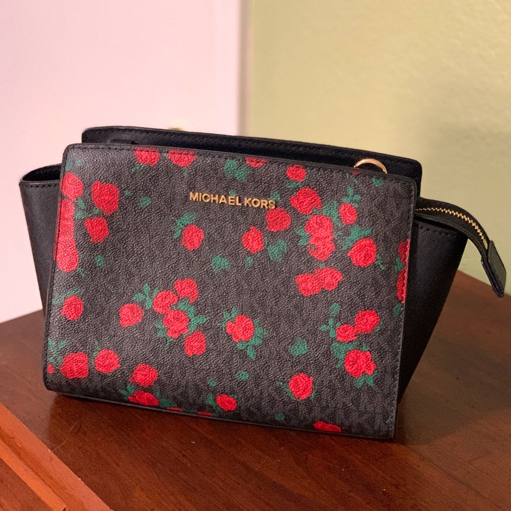 MK Selma Md Messenger crossbody bag